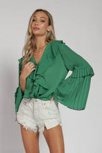 Load image into Gallery viewer, Dallas Pleated Sleeve Top
