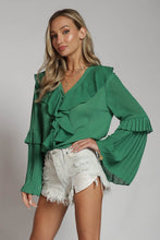 Load image into Gallery viewer, Dallas Pleated Sleeve Top
