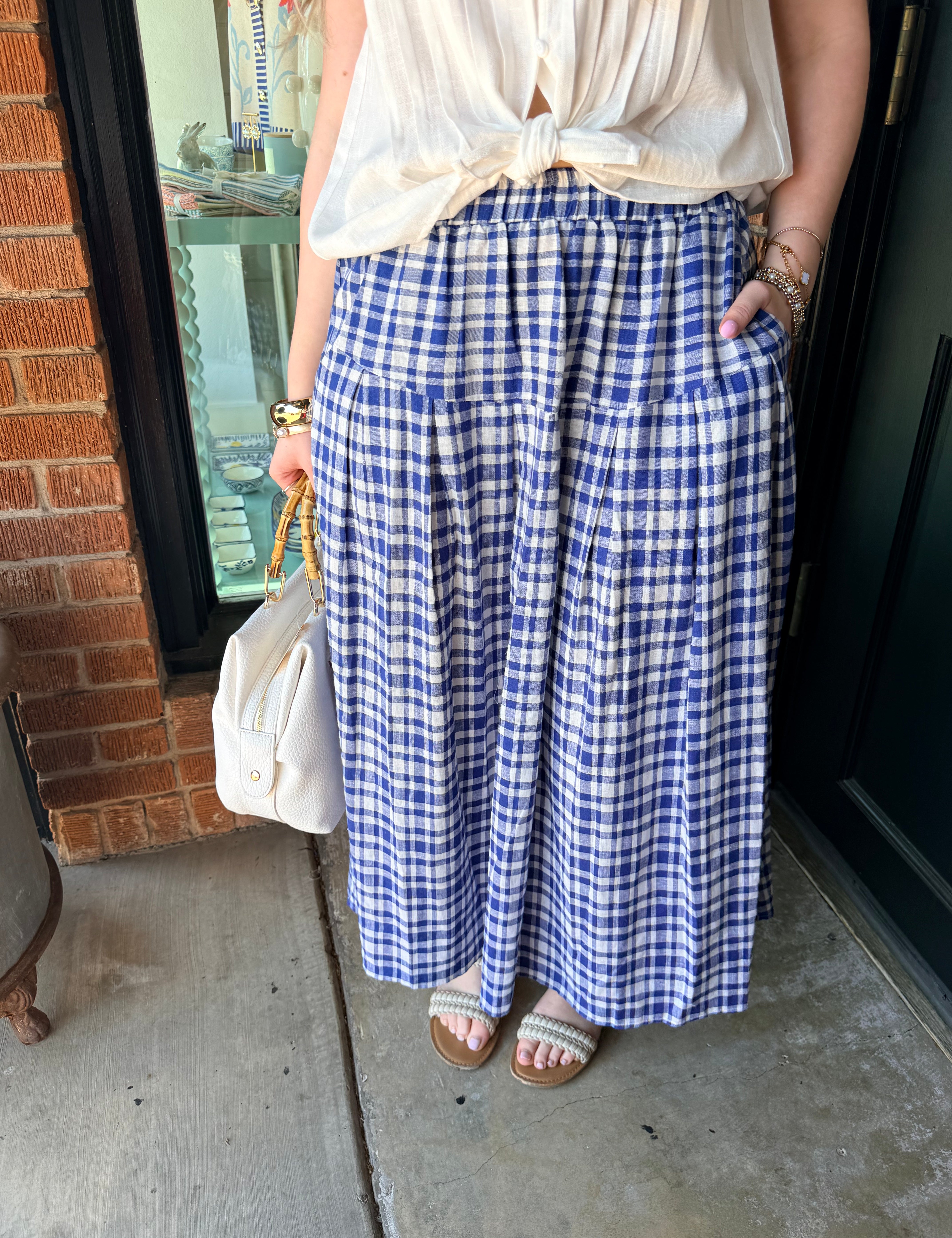 beautiful  date night  gingham midi skirt