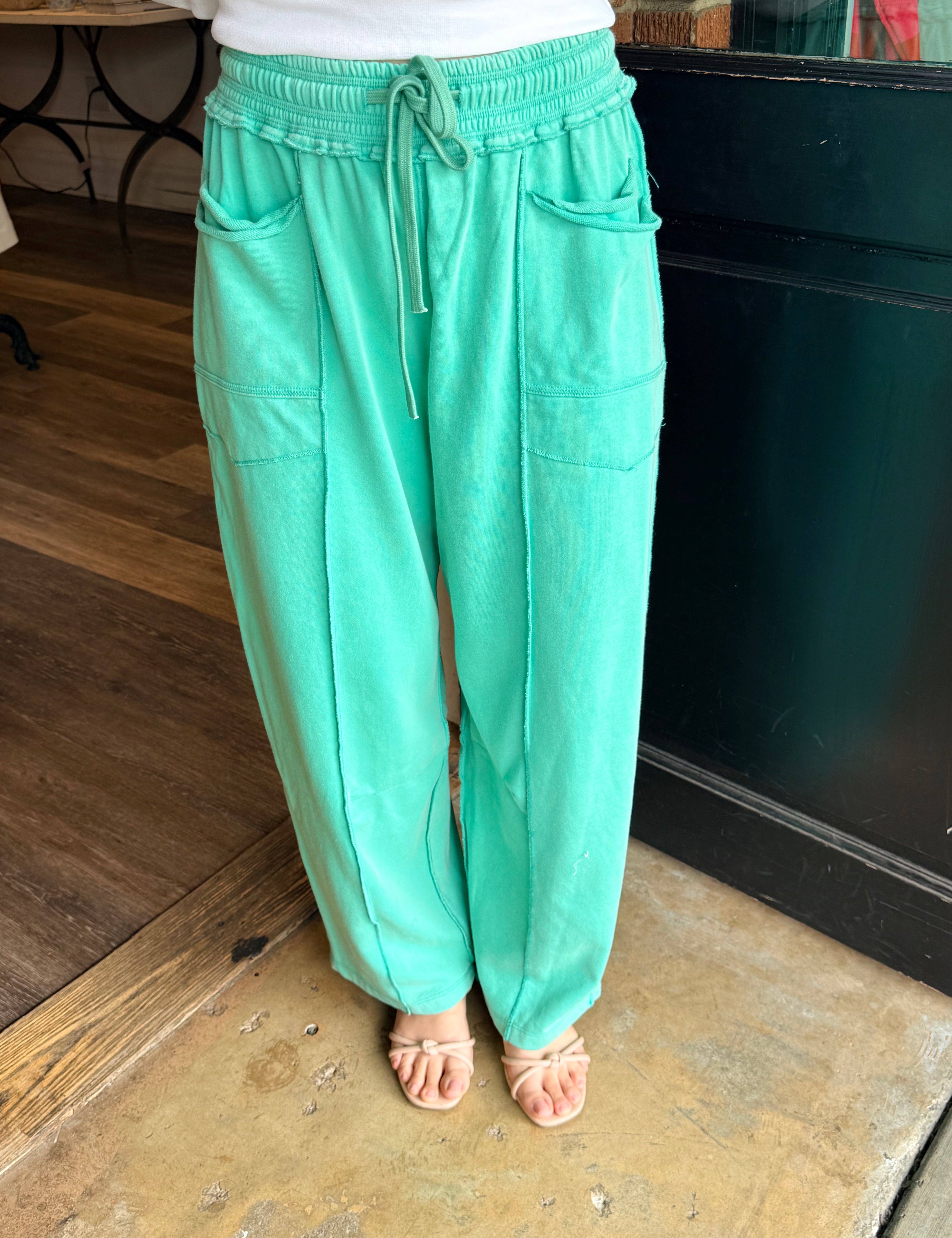 Karla Barrel Mineral Washed pants